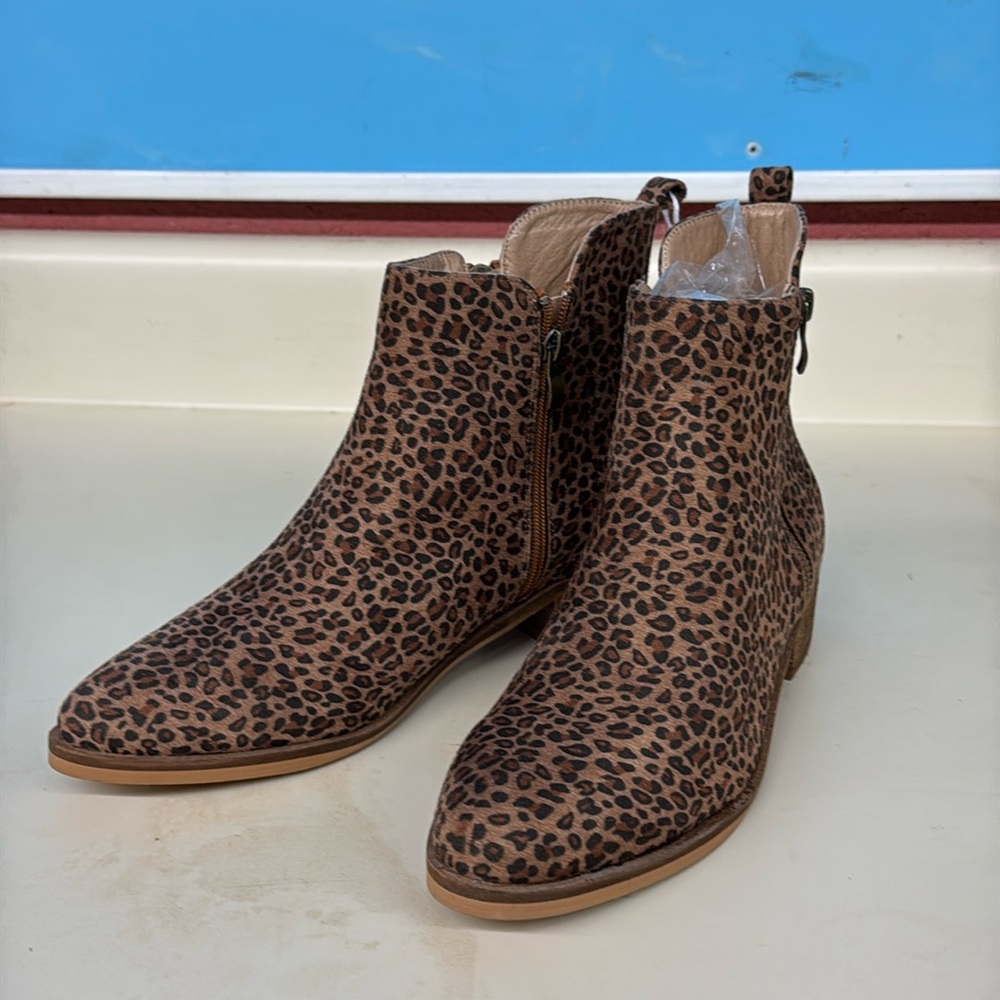 Boutique by Corkys Leopard Print Double Zipper Boot, Size 10, MAKE AN OFFER!!!